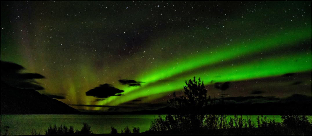 Main image Aurora over Kluane Lake