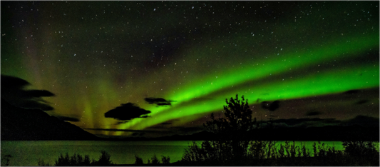 Main image Aurora over Kluane Lake